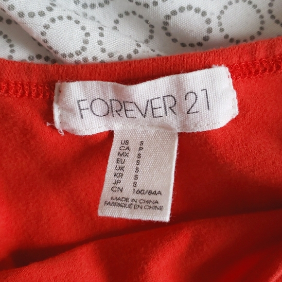 Forever 21 Red Short Sleeve Crop Top - Picture 3 of 3